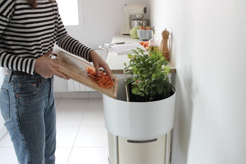 Composteur Cuisine,9 Litre Poubelle à Compost Cuisine avec Couvercle, Petite  Poubelle Compost pour Portes ou Mural, Poubelle de comptoir ou sous  l'évier-1pc : : Cuisine et Maison